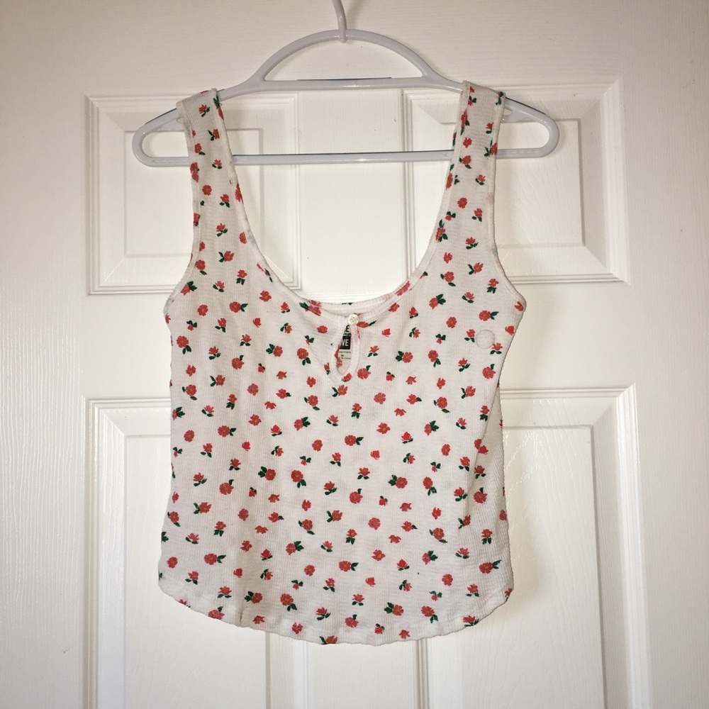 ME TO WE medium button PacSun floral tank top